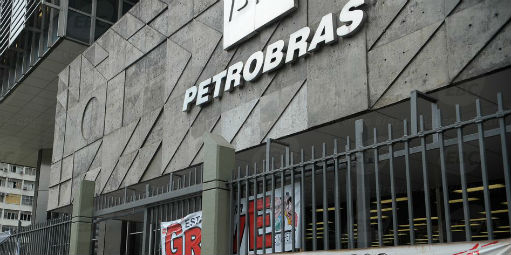 Crise da Petrobrás asfixia indústria naval brasileira